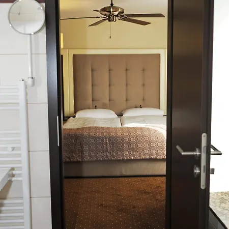 Hotel Atlas Halle 3*