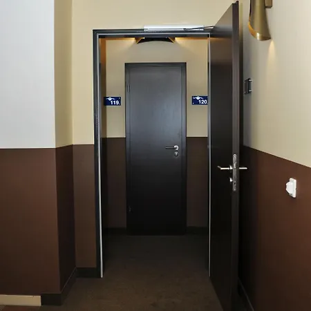 Hotel Atlas Halle 3*