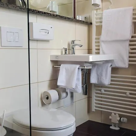 阿特拉斯海勒酒店 酒店