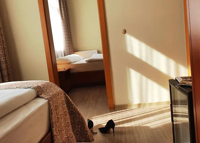 Отель Atlas Halle Галль