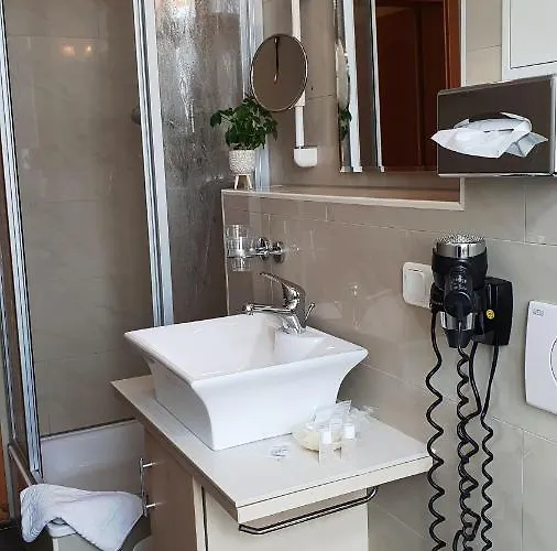 阿特拉斯海勒酒店 3* Halle (Saale)