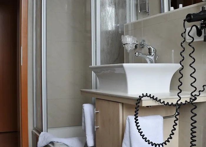 Hotel Atlas Halle 3*