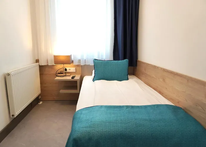 Отель Atlas Halle Галль