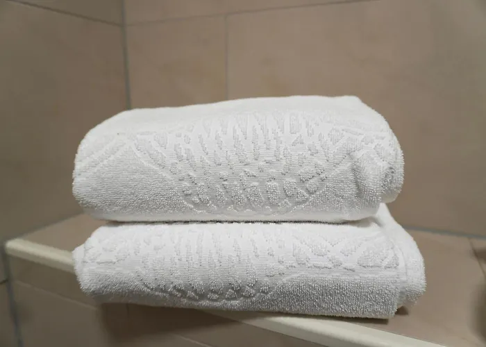 Atlas Halle Отель