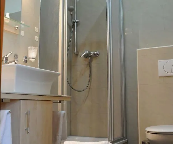 阿特拉斯海勒酒店 3*